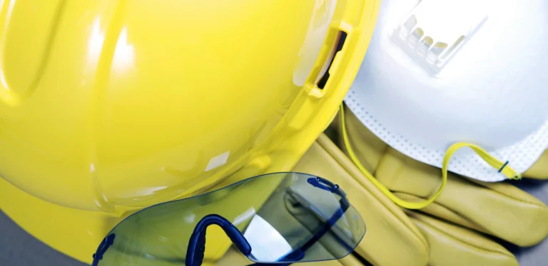 Quais são os graus de insalubridade e como são calculados no salário?